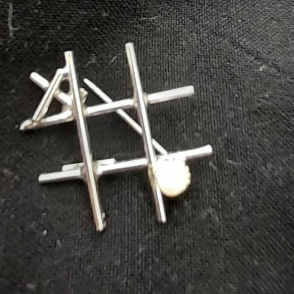 Sterling tic tac toe brooch w/pearl, vintage - Picture 3 of 6